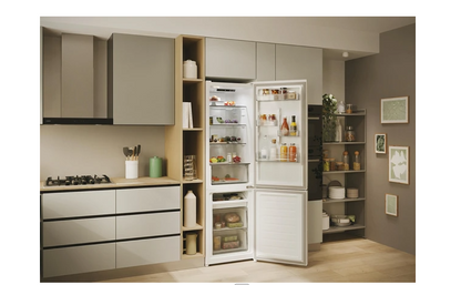 Réfrigérateur congélateur en bas Candy cncq2t518ew